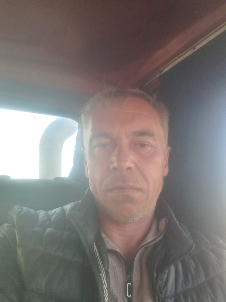  47592162  Viktor, 48 ,    