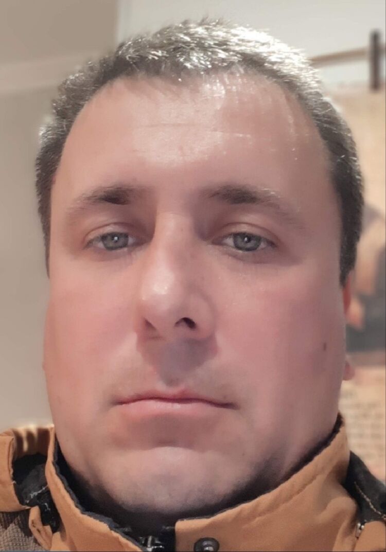  16371612  Alexandru, 47 ,    