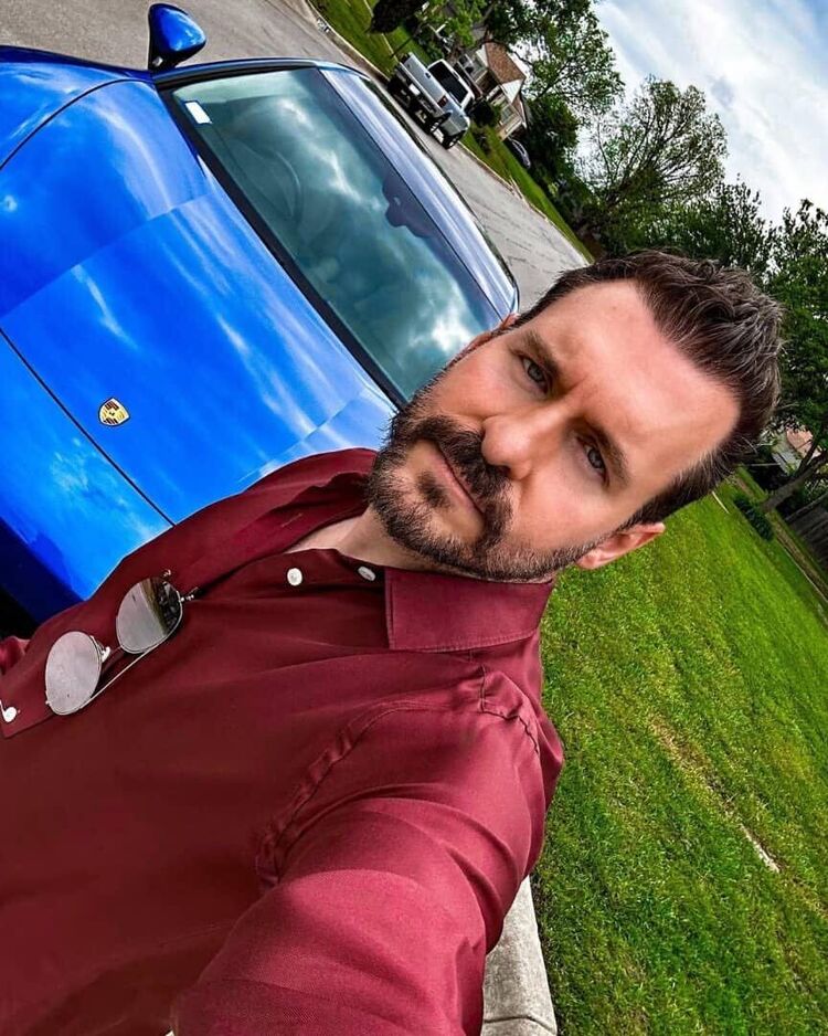  51957842  Ivan, 44 ,    