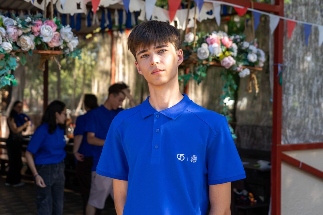  53851192  , 19 ,    --