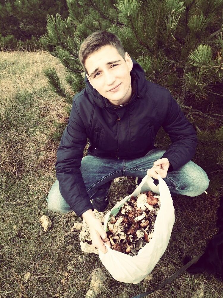  ,   Denis, 27 ,   