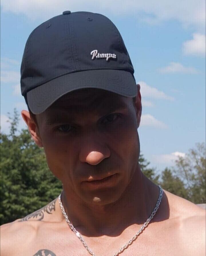  46668342  , 52 ,    