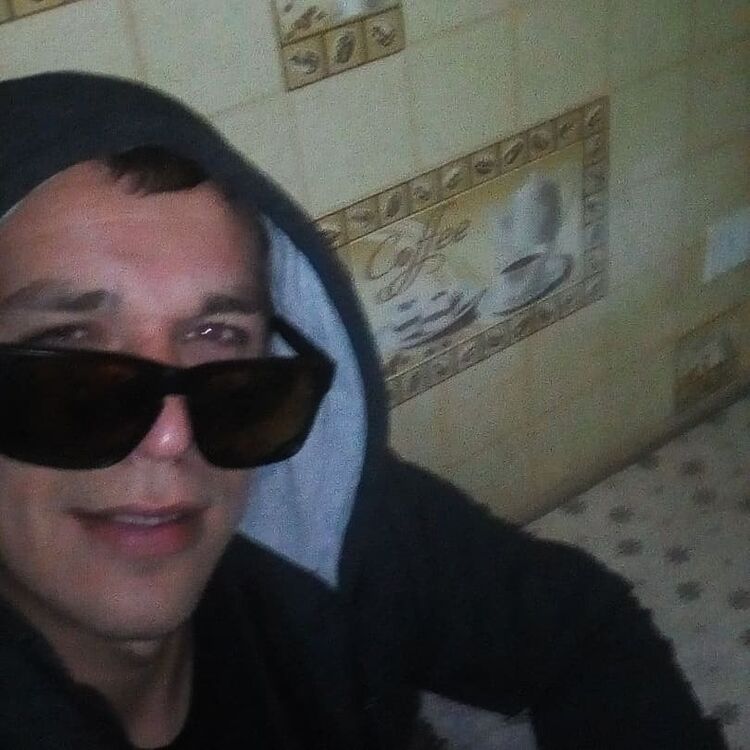  16977142  , 28 ,    