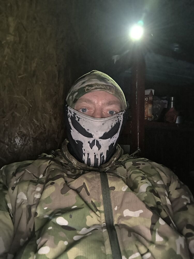  52541872  Pavel, 39 ,    