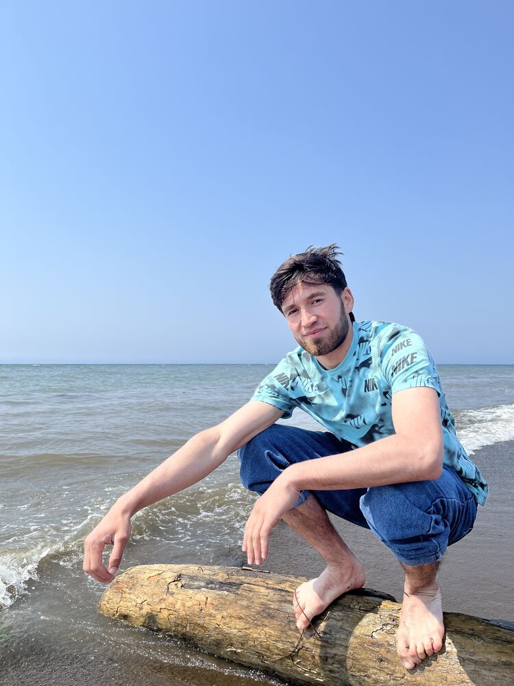  52383132  Yusufjon, 25 ,    -