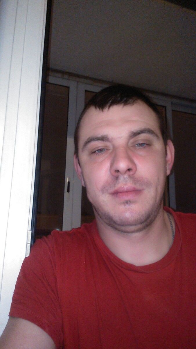  18372572  Stanislav, 39 ,    