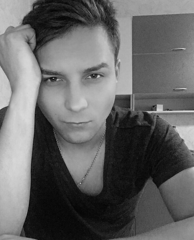  28320872  Alexandr, 32 ,    