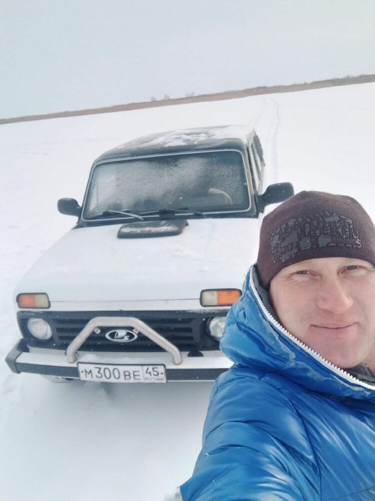  54541882  Arthur james, 55 ,    