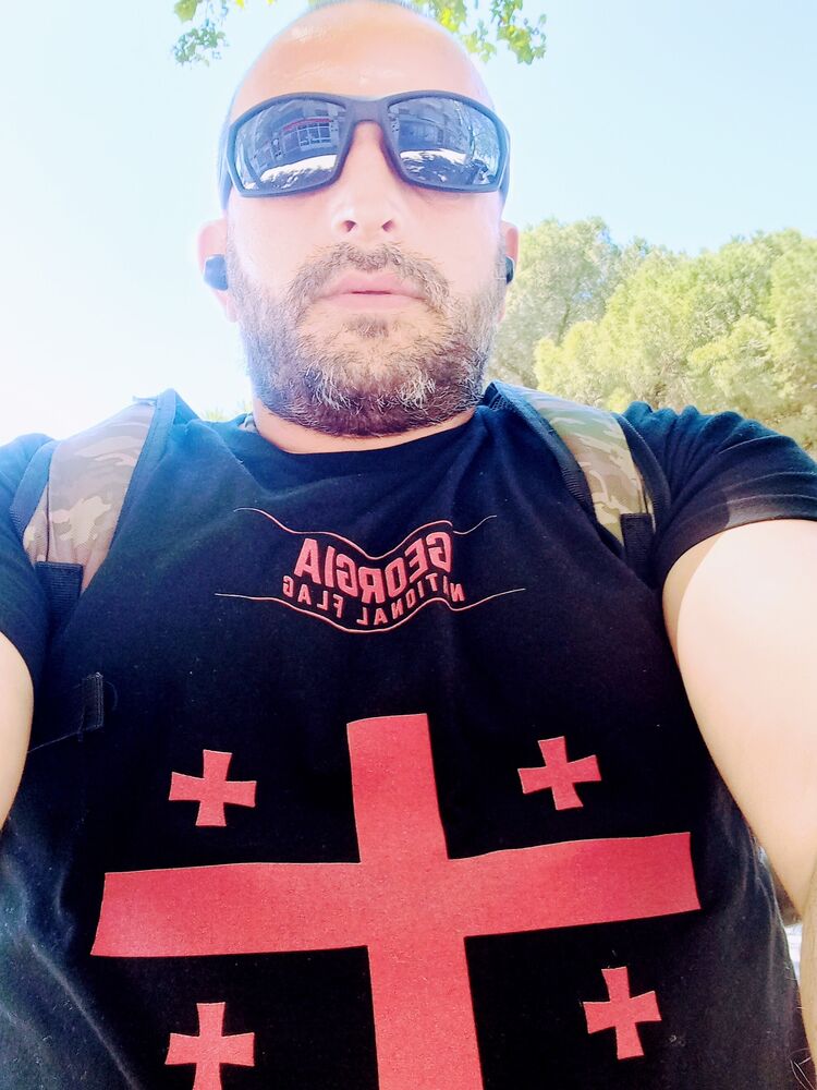  ,   Nikolas, 43 ,   ,   , c , 