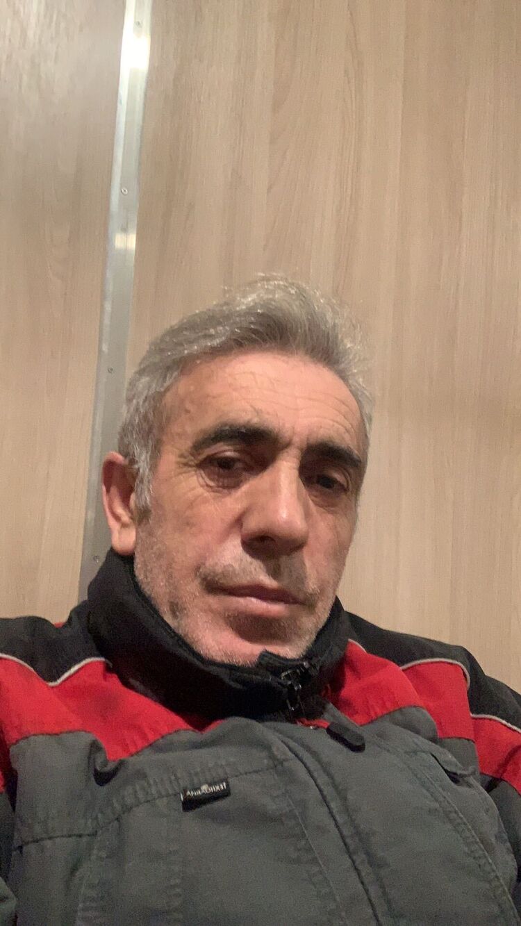  27524872  Tamer, 54 ,    