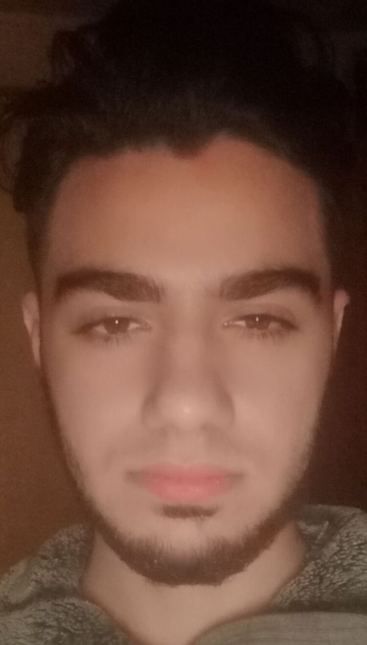  40256432  Hovhannes, 25 ,    