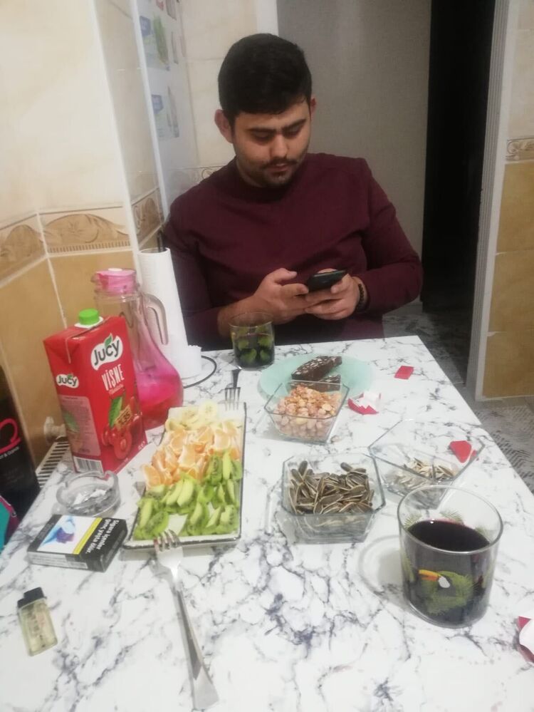  39110652  Erkan, 23 ,    