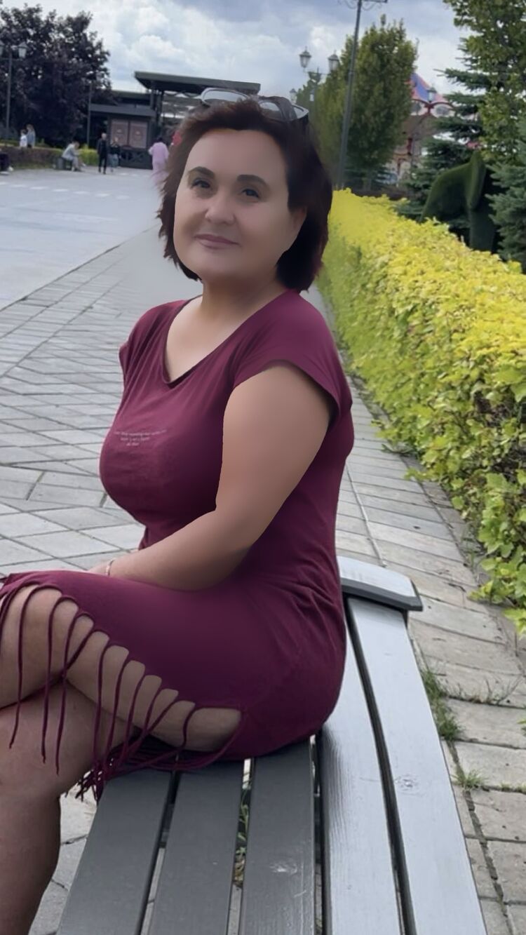  52431702  Malika, 47 ,     