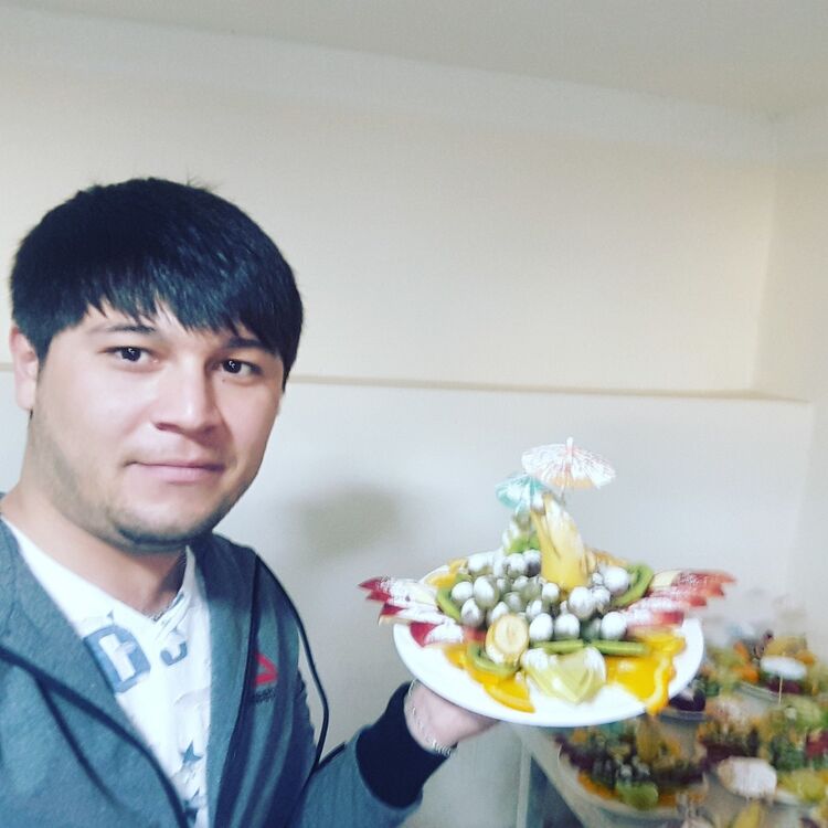  18010632  Bekzod, 32 ,    
