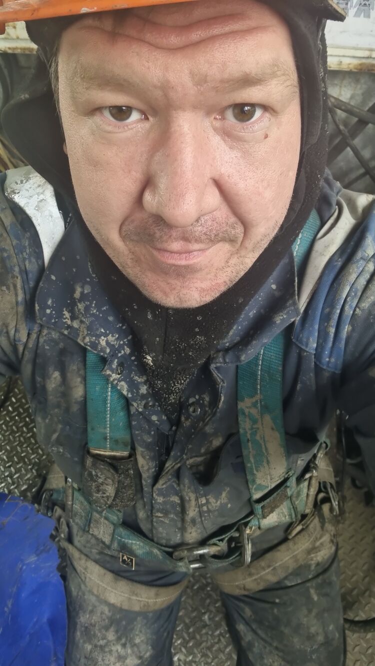  43952092  , 32 ,    