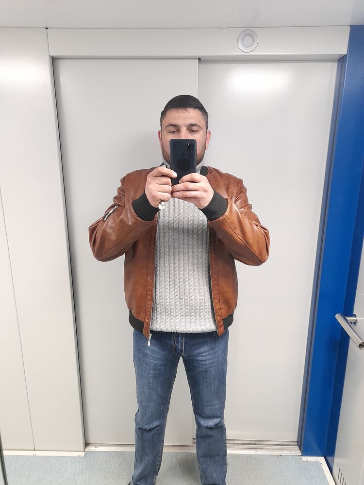  33082772  , 42 ,    