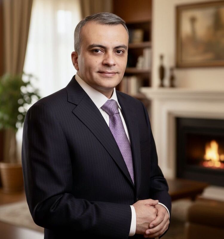  54020802  Vahan, 49 ,    Cranston