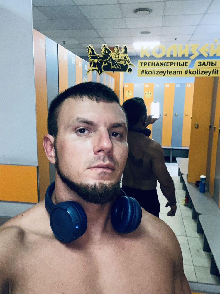  ,   Stanislav, 36 ,   c 