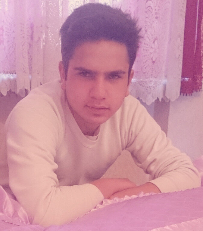  6623152  Taron, 30 ,    