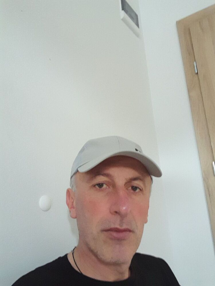  ,   Maxo, 48 ,   ,   