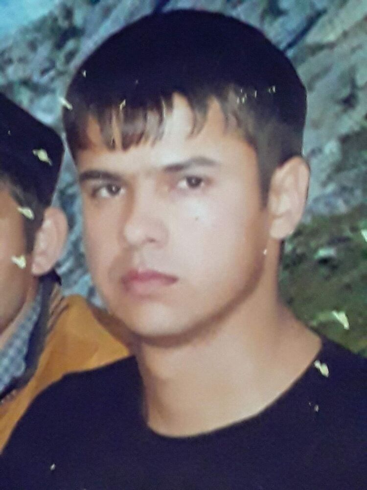  24133682  Sanjar, 32 ,    