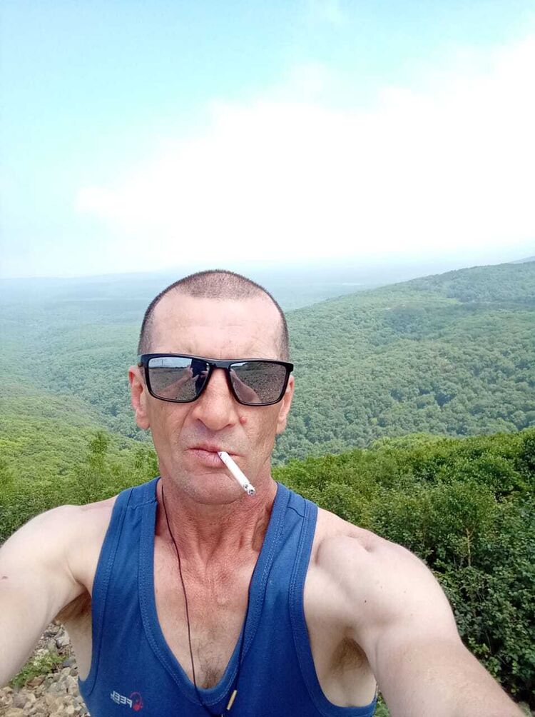  25689152  Denis, 45 ,    