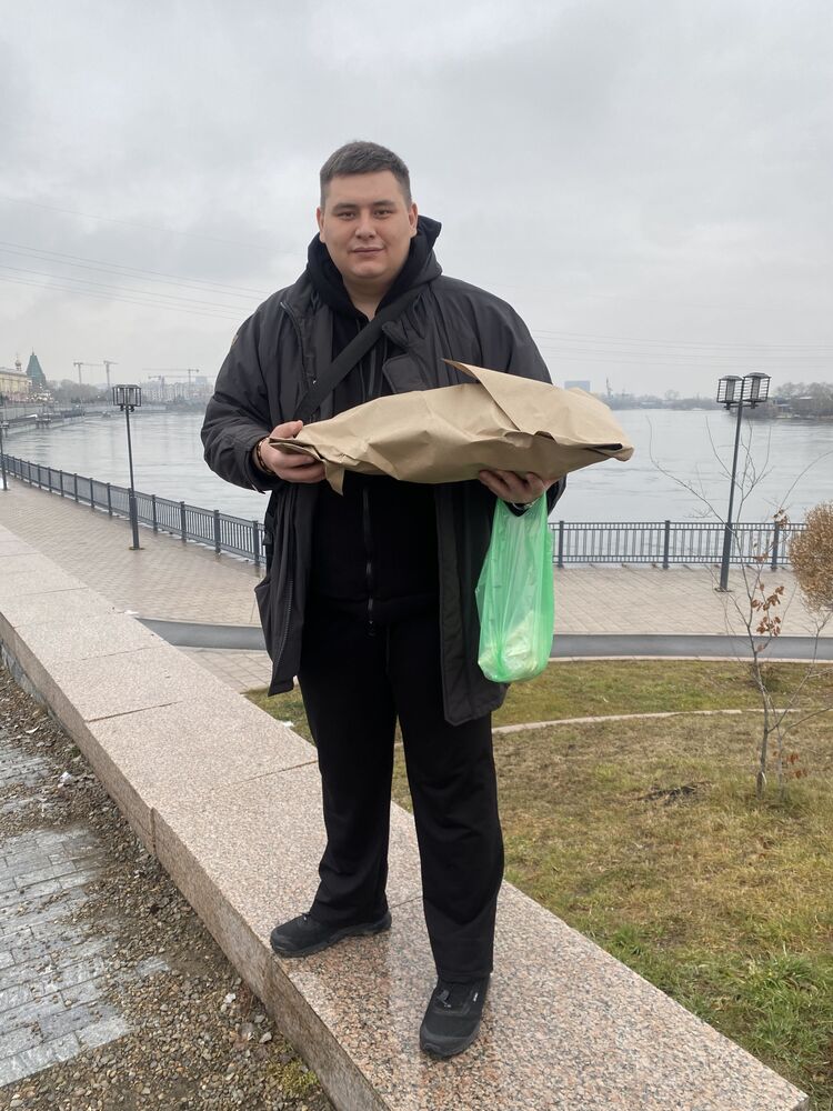  54344232  Tommy, 24 ,    