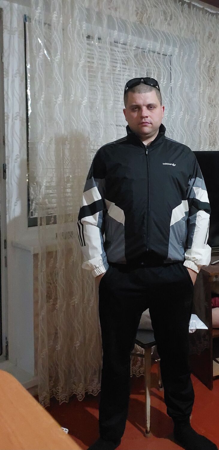  54407652  Roman, 35 ,    