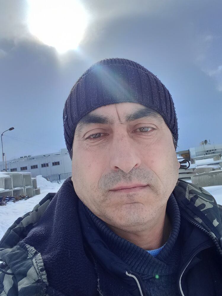  37596482  Alik, 50 ,    