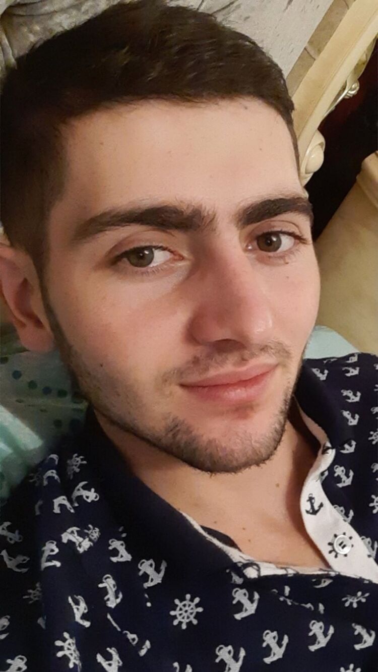  54058682  Arman, 27 ,    