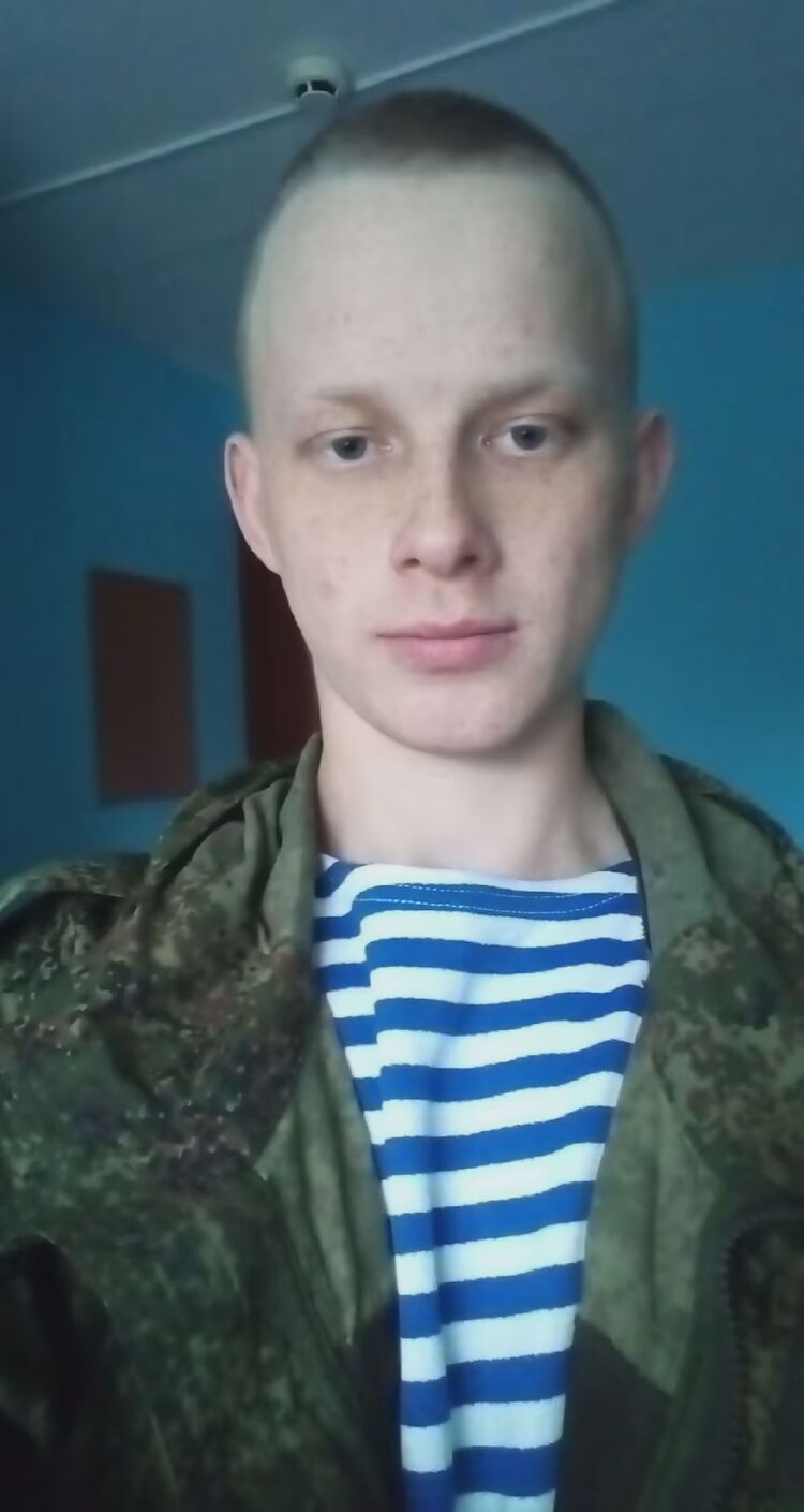  54524002  Vladimir, 26 ,    