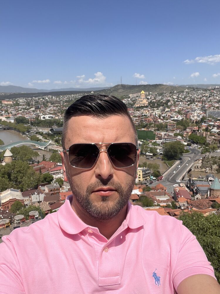  ,   Alex, 40 ,   ,   
