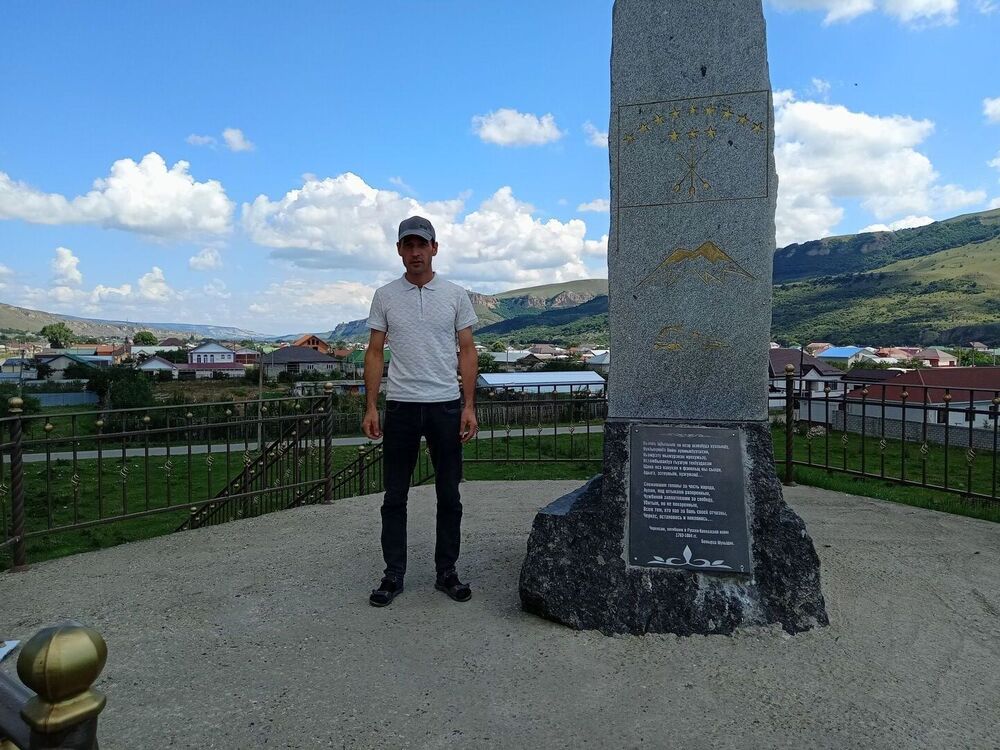  54756162  Qodirbek, 36 ,    