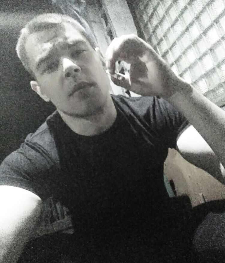  46467492  , 37 ,    