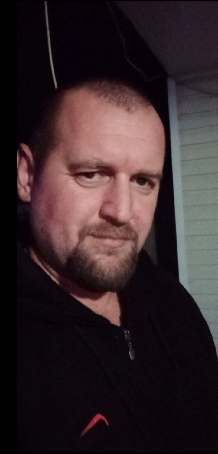  ,   Artur, 40 ,   ,   , c , 