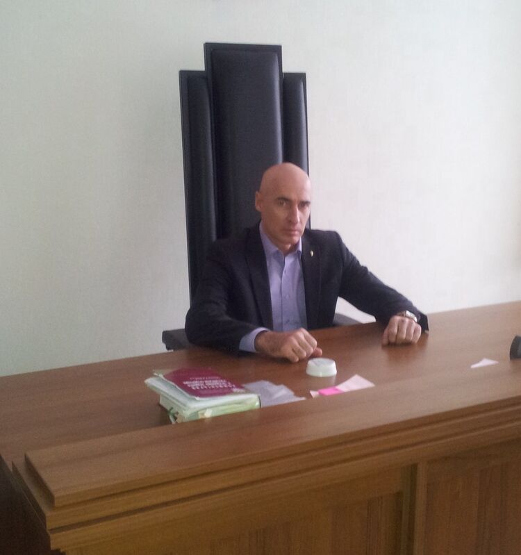  ,   Cergey, 42 ,   