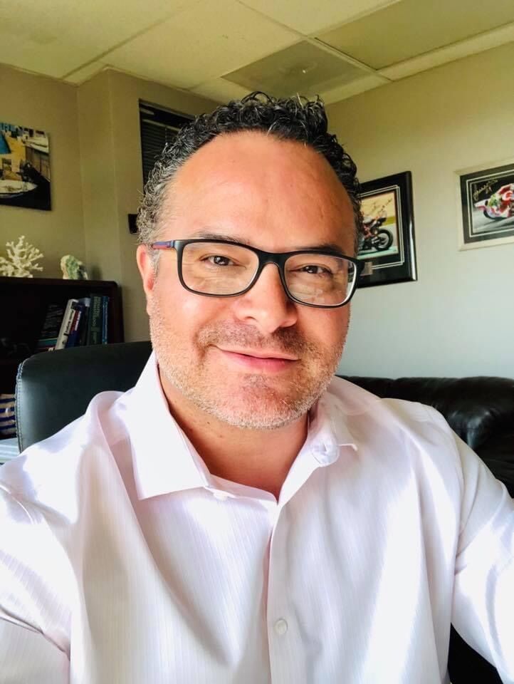  53937852  Mark, 60 ,    