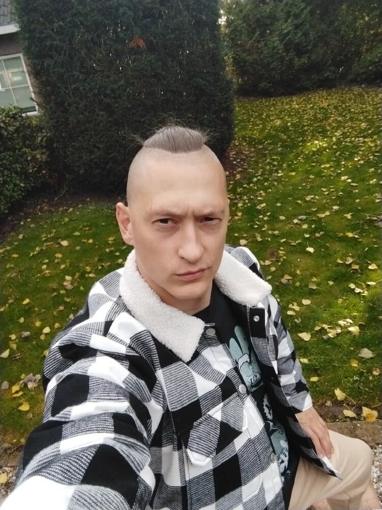  37725942  , 35 ,    