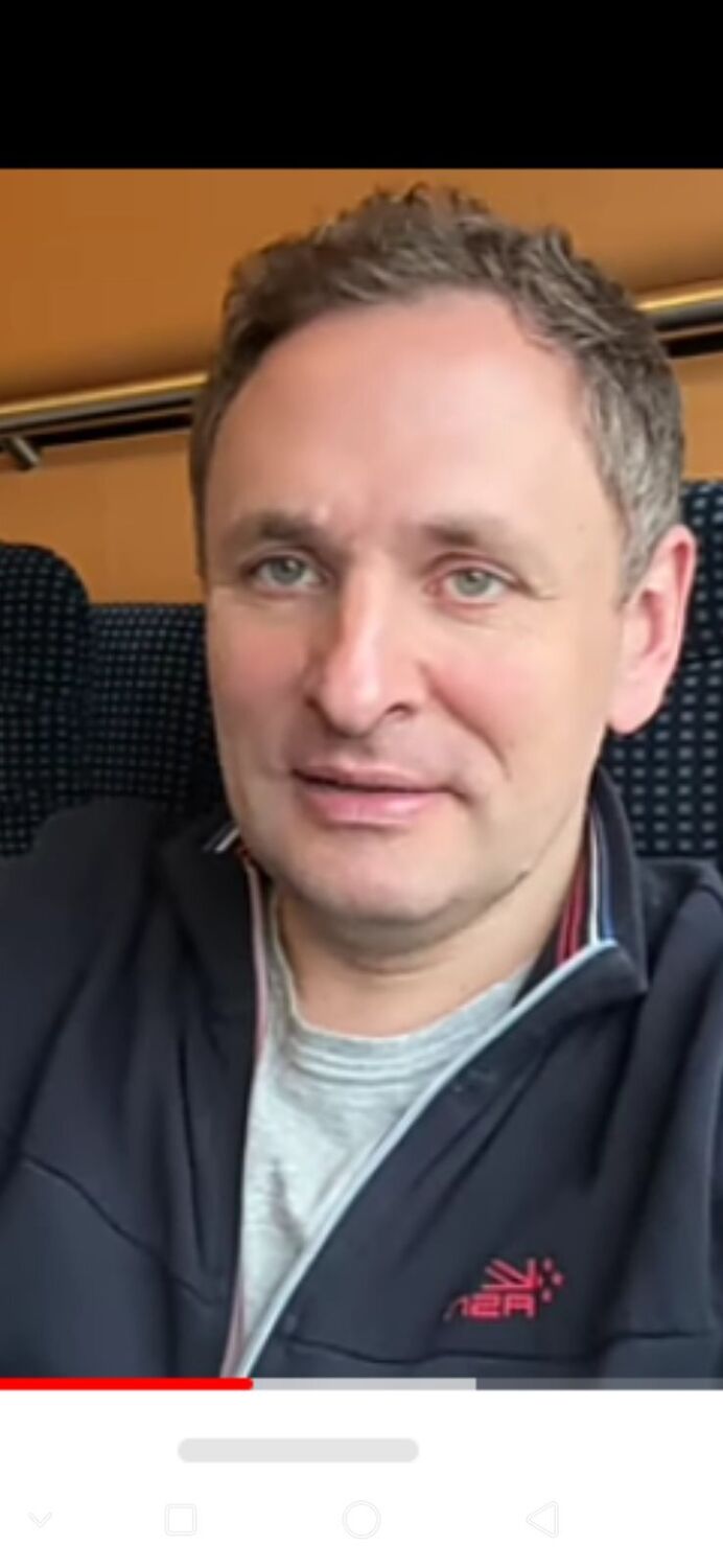  47114742  David, 60 ,    
