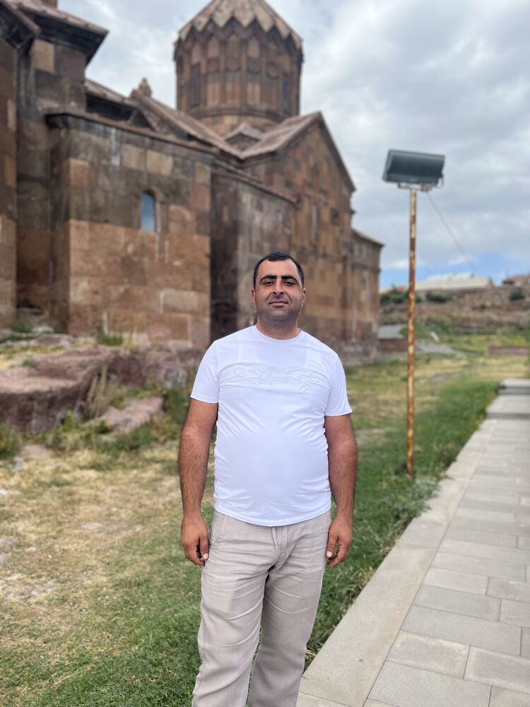  ,   Vahe, 41 ,   ,   
