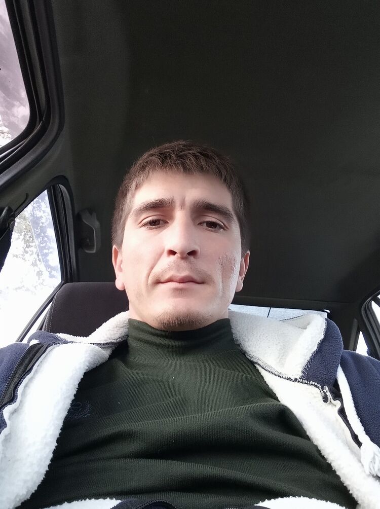  ,   Muhriddin, 32 ,  