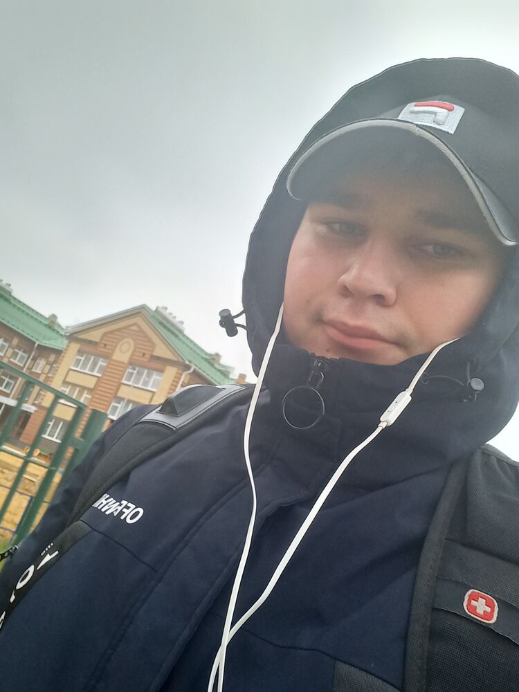  35284152  Dmitri, 27 ,    -