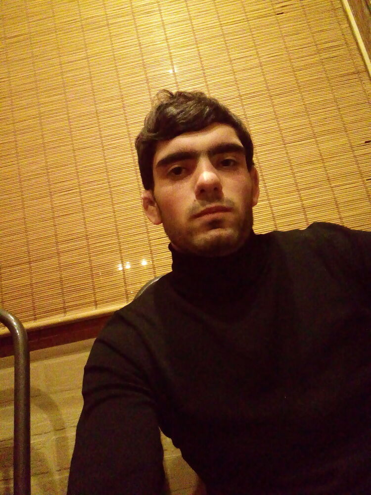  11519832  Arman, 26 ,    