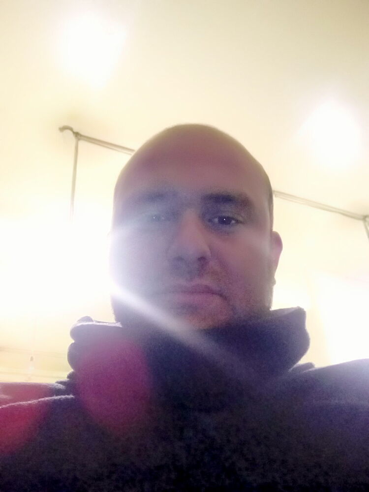  15520582  Le, 37 ,    