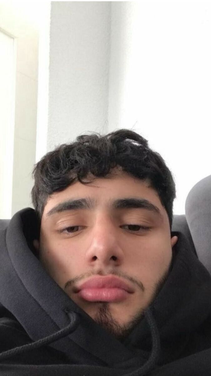  48086972  , 28 ,    