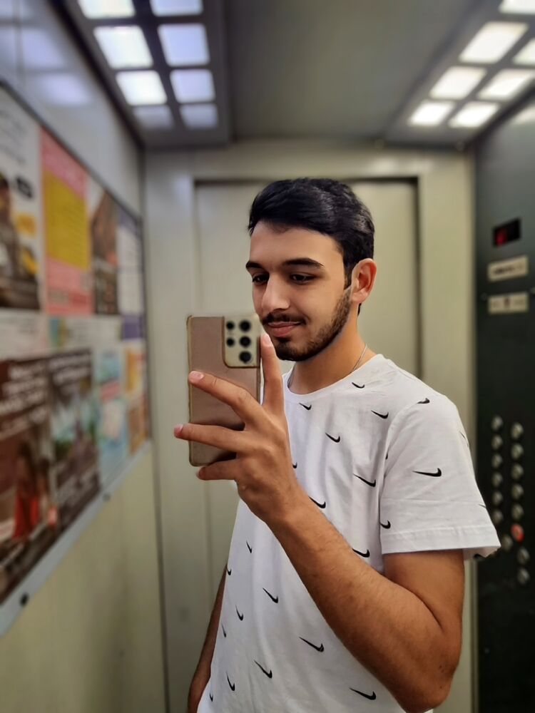  52997822  , 19 ,    