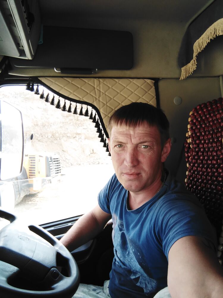  45435532  Stanislav, 37 ,    