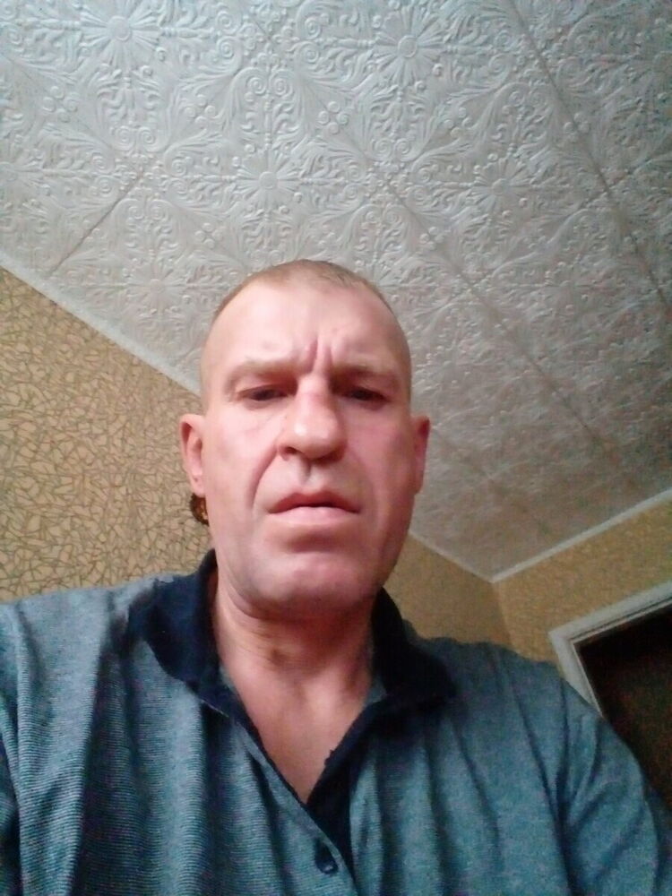  22220792  Oleg, 48 ,    