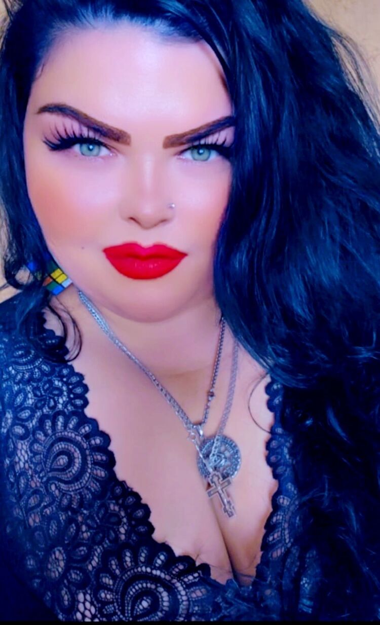  53133722  Helga, 43 ,    