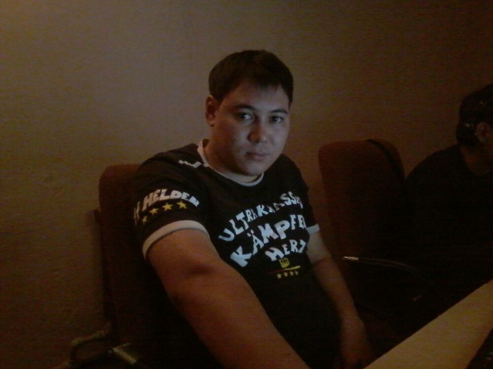  4840432  Tahir, 34 ,    